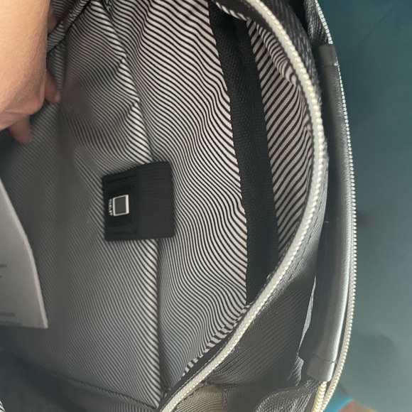 Kenneth Cole Reaction backpack - Picture 11 of 11